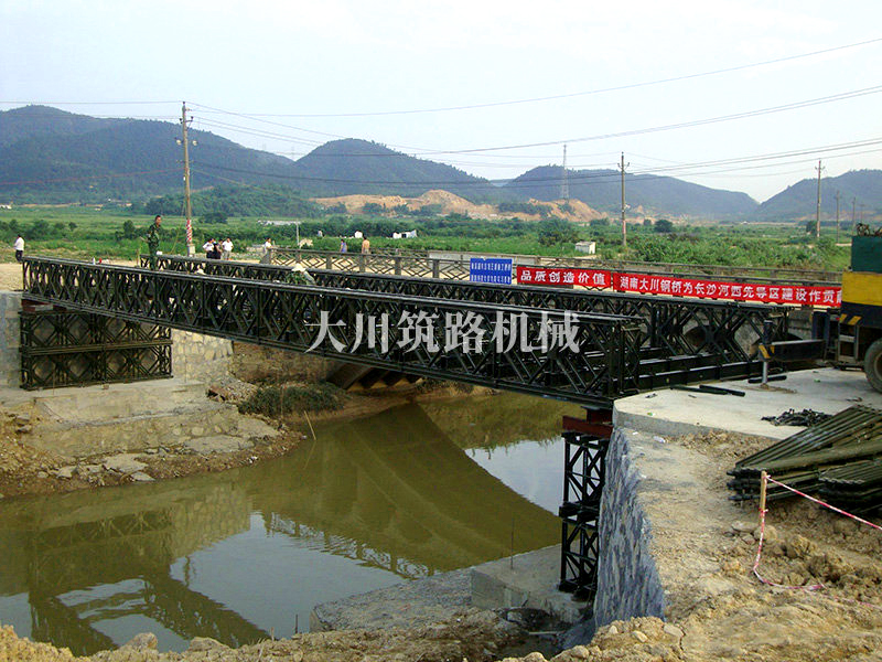 長(cháng)沙市河西先導區33m.80T鋼橋案例（一）