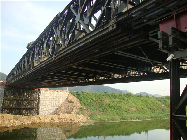 長(cháng)沙市河西先導區鋼橋及現澆支架平臺
